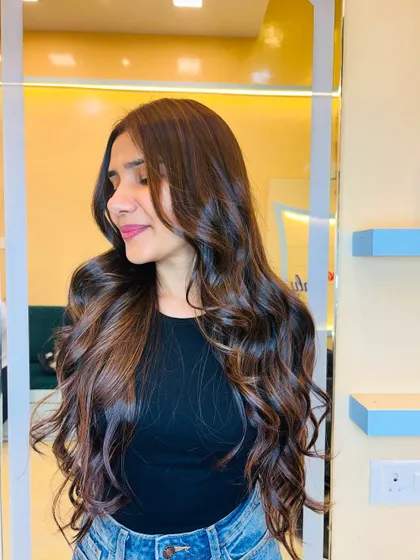 Save this for your next hair makeover. A beautiful combination of soft gold with a chocolate brown base for a warm, luxurious feel.