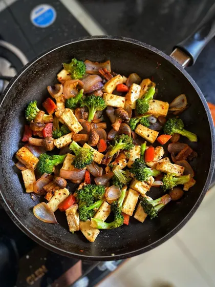 Another shot of the delicious and colorful high-protein paneer and vegetable stir-fry.