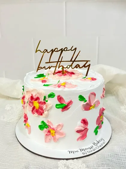 This floral masterpiece is as delightful to the eyes as it is to the taste buds. The hand-painted technique allows for so much creativity and personalization.