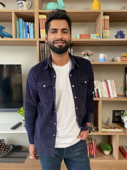 The final look for the Times of India feature. A simple, well-put-together outfit that is perfect for a casual day out.