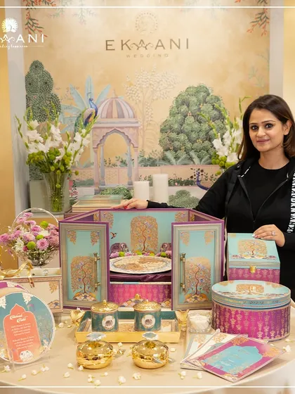 It was a pleasure to have influencer Deepa Ambawatta explore the Tree of Life wedding hamper. Her appreciation for the personalized details and vibrant design highlights the collection's blend of tradition and elegance.
