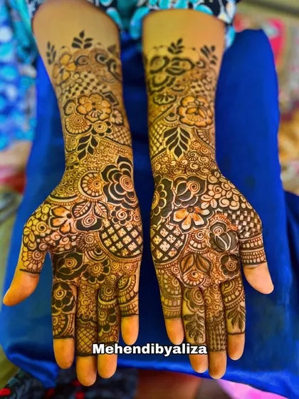 My henna cones are perfect for any occasion, not just for brides. This beautiful floral design shows how you can get a stunning, intricate look for parties, festivals, or just because.