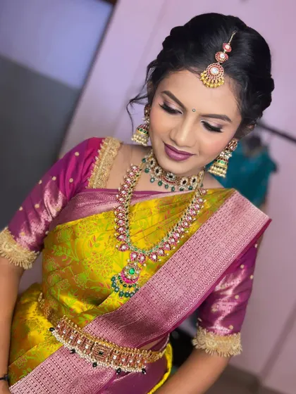 The final look, elegant and chic.