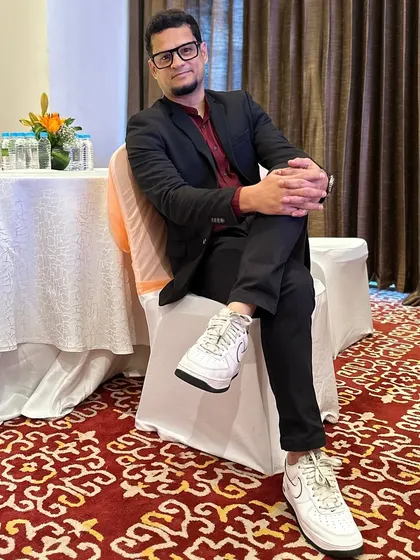 A few clicks before a Sangeeth gig starts. Dressed for the occasion and ready to get the party started.