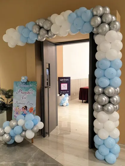 The entrance to Pranshi's blue fairy-themed party.
