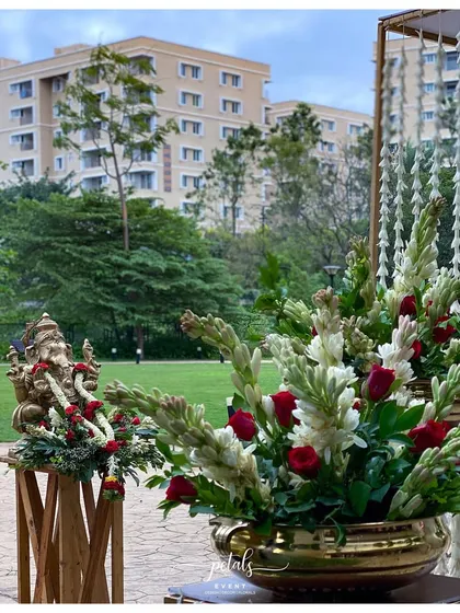 A duplicate image of the sacred and beautiful floral arrangement.