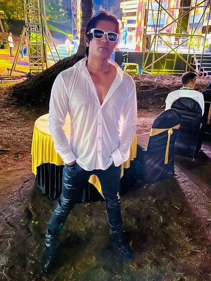 Sometimes a long wait backstage leads to some good pictures. Killing time before hitting the stage at the EDCA awards.