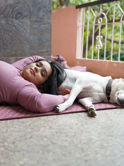 This is what peace looks like. It’s not complicated. It’s about allowing yourself to rest, to be still, and to find comfort in simple moments, like sharing a mat with a furry friend.