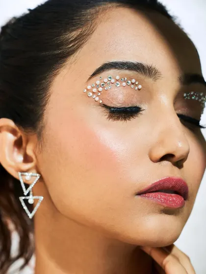 With eyes closed, you can appreciate the beautiful shape and placement of each individual crystal. This requires patience and a steady hand, which we practice in class.
