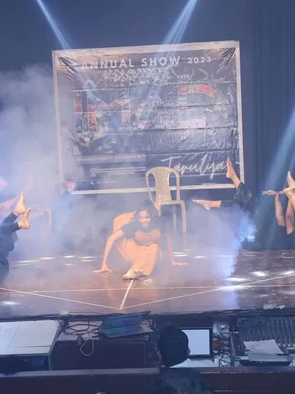 A powerful final moment from the contemporary performance, leaving the audience captivated.