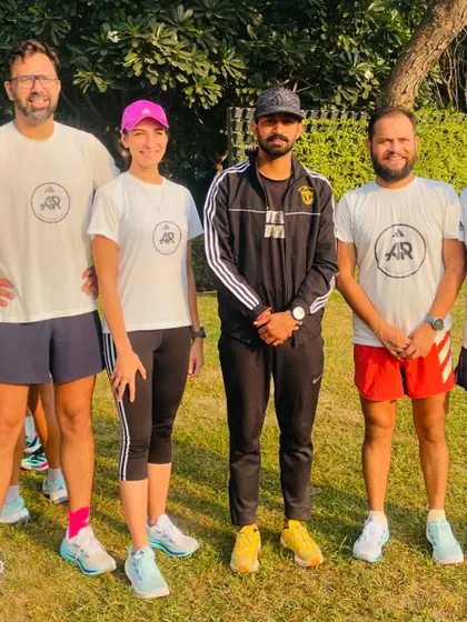 With the Adidas Runners (AR) group. It's always a pleasure to collaborate and share the road with other passionate running communities.