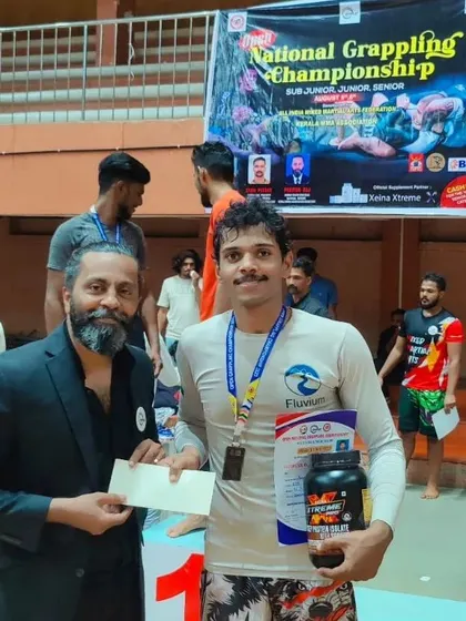 Another shot with my prize. The support from the organizers and my team makes these events possible.