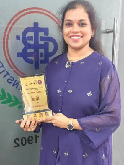 This was such a proud moment for me and Aalam Herbals. Being recognized with the 'Udgama Taara' (Emerging Star) award is a testament to the power of natural, handmade care and the trust you place in my products every day.