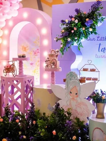 A duplicate of 144, showing the full stage.