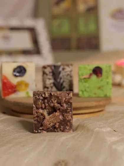 For those who love a classic, our Kit Kat fudge is a crunchy, chocolatey delight. It's packed with pieces of the iconic wafer for a satisfying texture in every bite.