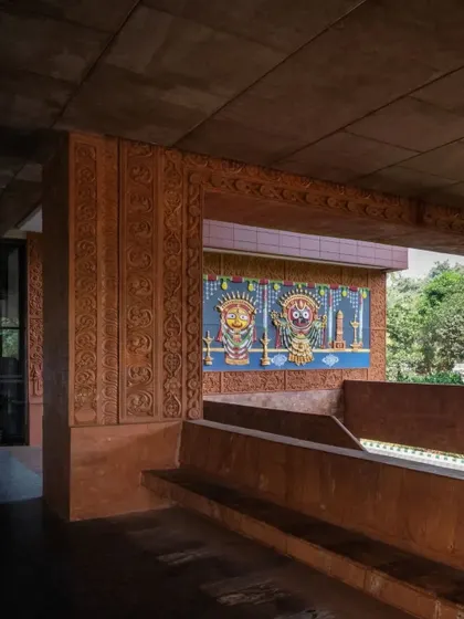 The Biju Janata Dal headquarters in Bhubaneshwar features a facade of hand-chiseled laterite with motifs inspired by local traditions, including a Pattachitra art panel.