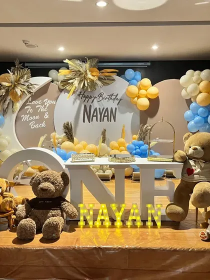 A full view of the teddy bear first birthday stage.