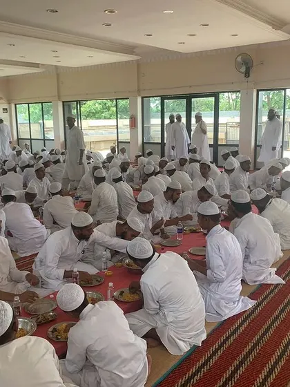 We have the logistical capability to manage very large crowds. Here is our team serving a meal for the Mahed Al Uloom Al Islamia Madrasa in Palamaner, demonstrating our ability to handle mass catering.