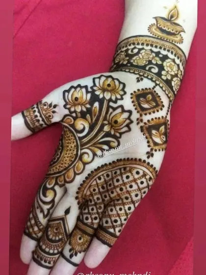 This gallery showcases a variety of my traditional designs. You'll find classic elements like peacocks, elephants, lotuses, and intricate jaali (net) patterns, all expertly crafted to create timeless beauty.