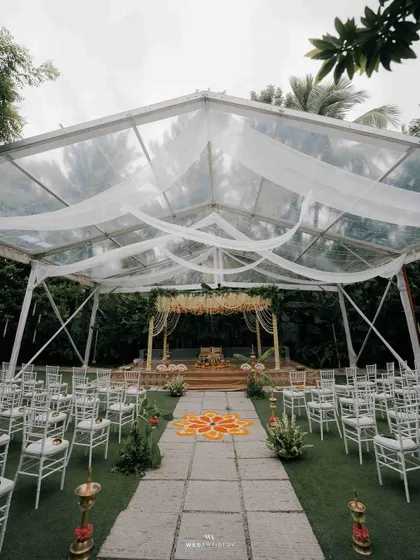 A duplicate of 215, providing a complete picture of the elegant and traditional wedding ceremony setup.