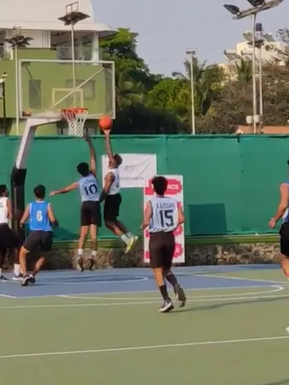 Action shot of a layup during the DG Cup 2021.
