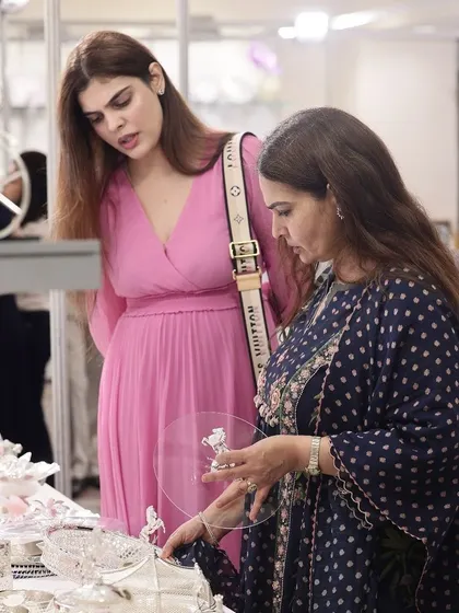 More happy shoppers at the Amara x Ekaani exhibition. It is wonderful to see friends and family shopping together, finding pieces that will become part of their shared memories and celebrations.