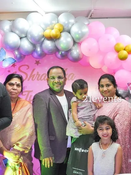 Another happy family photo from the butterfly party.