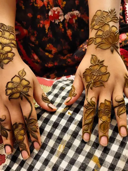A beautiful floral design with shaded petals, perfect for Eid or any other celebration.