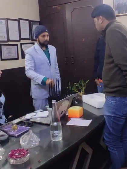A client discussing the features of our multi-antenna signal jammer with our team. We believe in giving honest advice and helping customers understand exactly what they are buying.