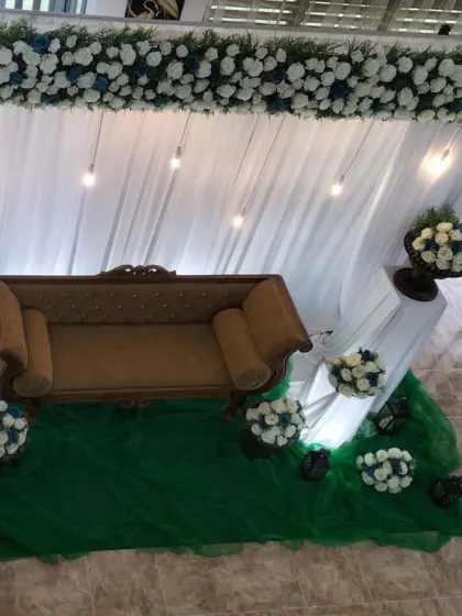 An overhead view of the reception stage, showing the layout and placement of the decor elements.
