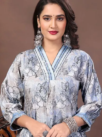This multicolor muslin kurta pant set is so easy and breezy. The floral print and comfortable fit make it perfect for a casual day out or a relaxed get-together.