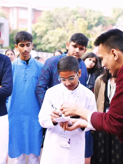 No question is too small. I always make time to connect with students individually to break down a concept or just share a quick, fun trick. It's all about making magic accessible.