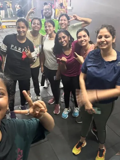 Pushing harder than yesterday for a different tomorrow. A selfie with the crew, feeling motivated and strong.