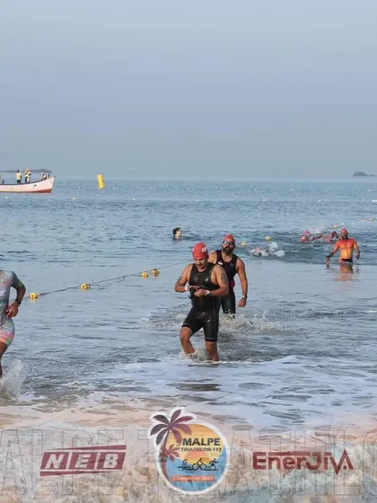 Another view of the swim at Malpe. The organizers did a great job with buoys and ropes for clear sighting, which is crucial in choppy conditions.