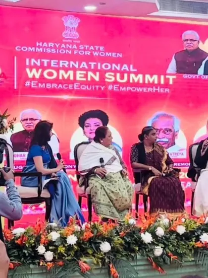 Another shot of the powerful panel discussion in progress.