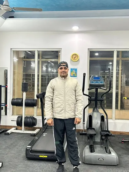 Dressed for a cold morning workout.