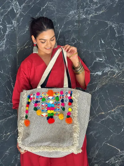 A final look at this beautiful and unique tote bag from my collection.