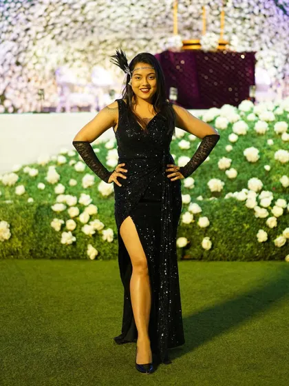All dressed up for a stunning show with the London Dream Project. For themed weddings like this Gatsby-style event, we dress the part to enhance the atmosphere.