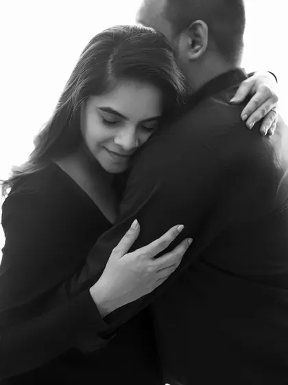 A powerful embrace, full of trust and emotion. Just three days after this shoot, this couple welcomed their twins, a boy and a girl. My heart was so full for them.