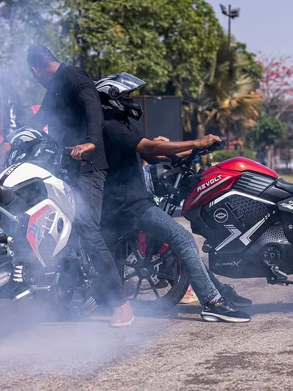 Creating a dramatic, smoky scene for the Revolt Motors launch. I love getting creative on set to produce visually stunning images that make your brand stand out.