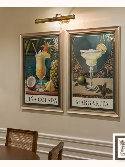 This vibrant Piña Colada and Margarita wall decor brings a splash of tropical fun to your dining or bar area. The vintage poster style adds a touch of elegance and character.