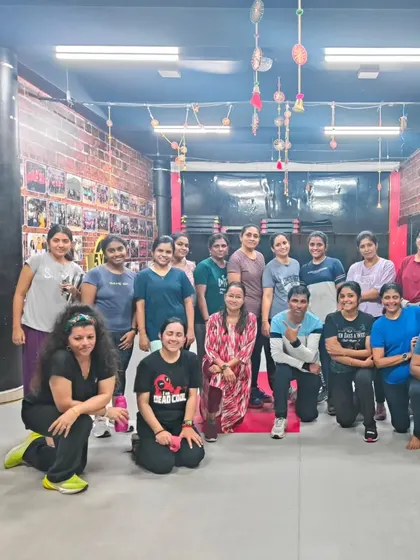 A power-packed Monday workout with this amazing group. We love the energy and commitment our members bring to every class.