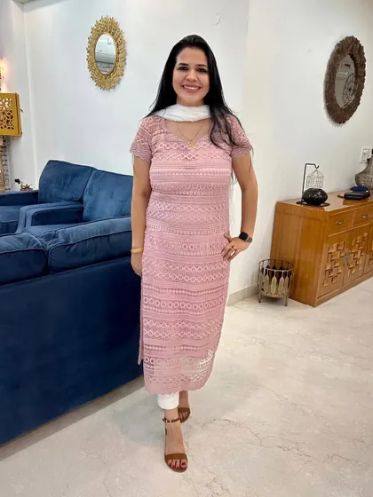 Sharing my pink looks for Navratri. This pink lace kurta is a simple and elegant option for office wear or a casual day out.