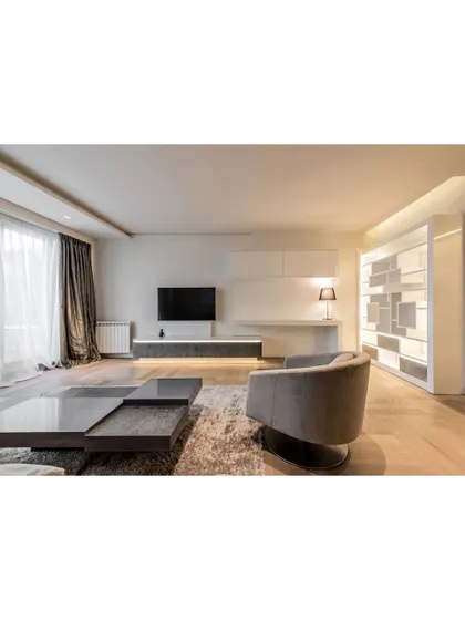 We pay attention to every detail. This image highlights our meticulous approach, ensuring every element in your home is perfectly placed and beautifully finished.
