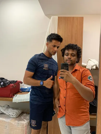 A mirror selfie with Abhishek Sharma.