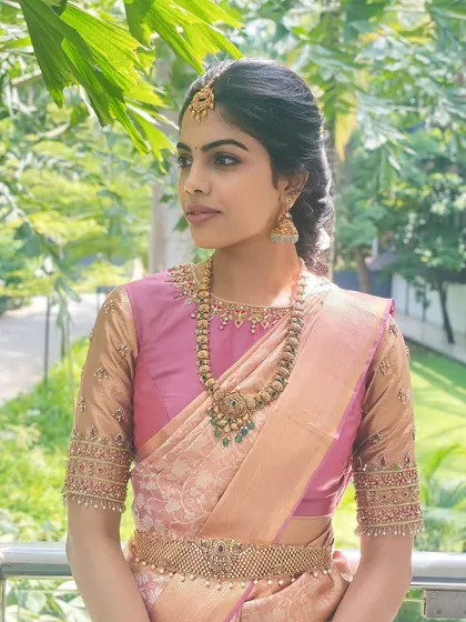 This photo, taken in natural light with no filter, shows the true beauty of a natural makeup look. Her skin looks fresh and she looks completely like herself.