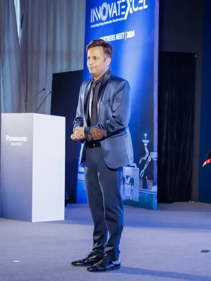 On stage for the Panasonic Partner's Meet. My show is a synergy of illusions and mentalism, designed to provide top-tier entertainment for launch events and corporate gatherings.