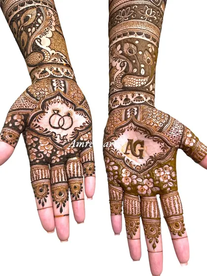 A clean, high-contrast image of the engagement design, perfect for seeing the details.
