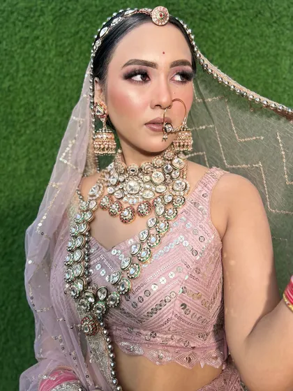 Another no-filter shot of this soft, elegant makeup. The skin looks real and radiant.