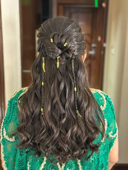 This style is all about creating a free-spirited, effortless look with beautiful details.
